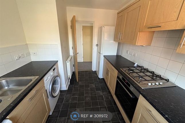 Salisbury Close, Rayleigh photo 2