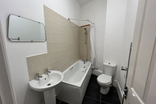 Flat 5, Brenchley Mews, 35, Sea Front, Hampshire photo 4