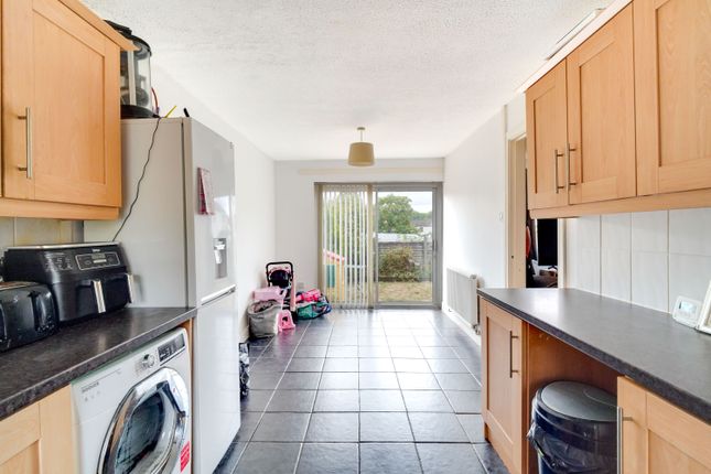 343, The Glen, Runcorn photo 4
