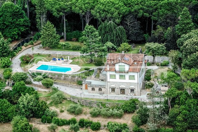 Thumbnail Villa for sale in Via Fondi Camaiore, Lucca, Tuscany, Italy