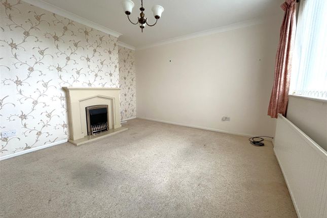 19, Caernarvon Drive, Doncaster photo 2