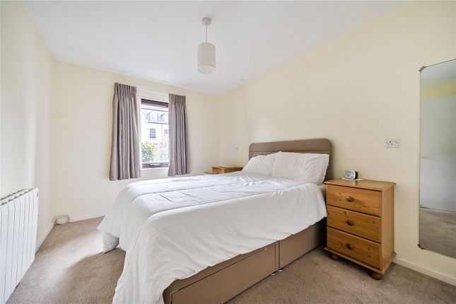 Flat 1, Oakdene House, 4, Bycullah Road, Enfield photo 4