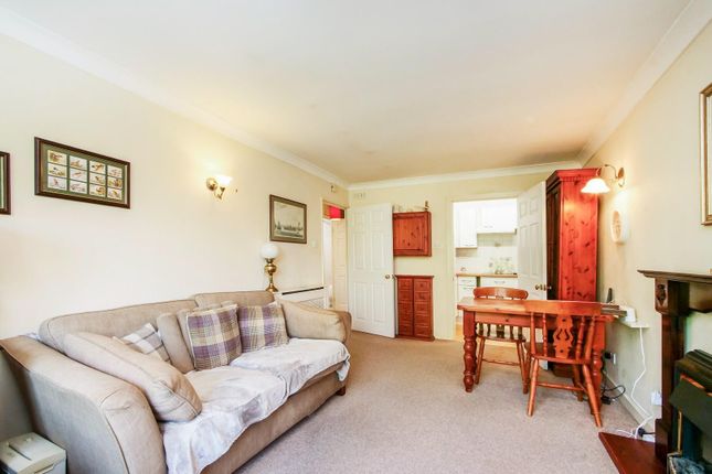33 Langley House, Dodsworth Avenue, York photo 4