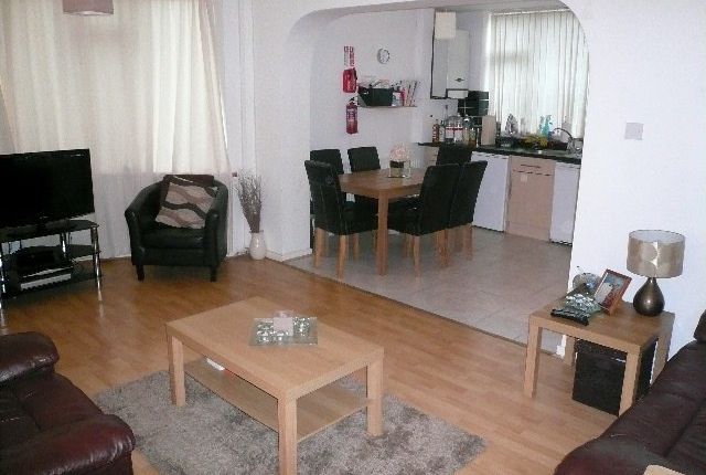Thumbnail Flat to rent in Carr Manor Crescent, Moortown, Leeds