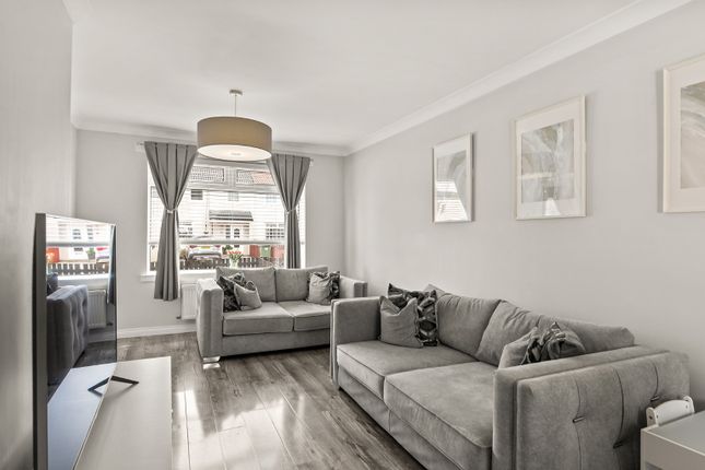 9 Aitken Drive, Whitburn, West Lothian photo 2