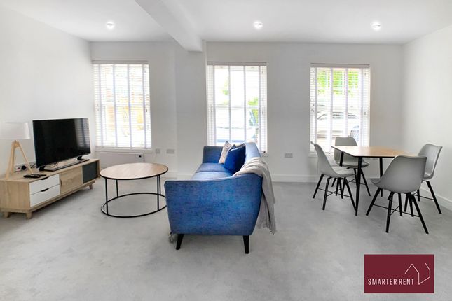 Flat 2 Turks Head Court, Eton Court, Windsor photo 2