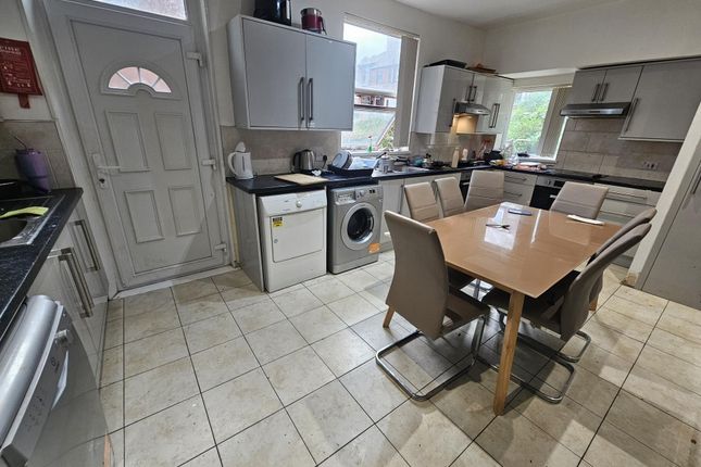 Bright And Spacious Kitchen Area With Modern Appli...