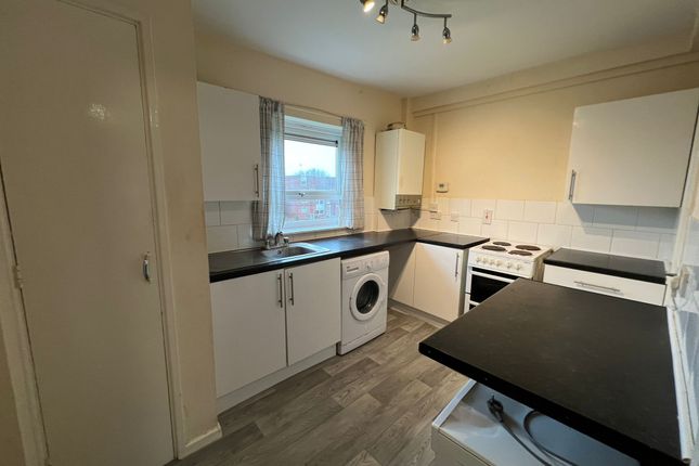 Thumbnail Flat to rent in Beaconsfield, Telford