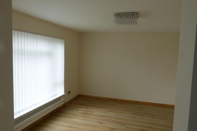256 Maes-y-Felin, Bridgend photo 4
