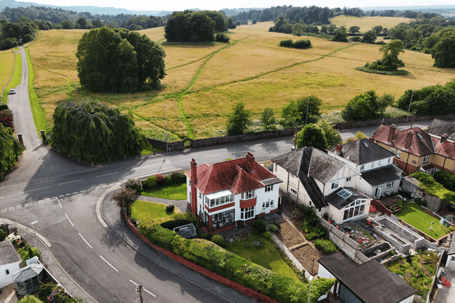 Red Roofs, Carmarthen Road, Llandeilo photo 2