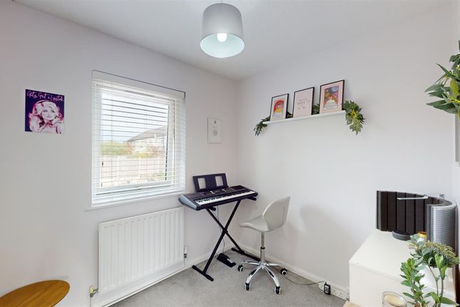 Terraced house to rent in Drift Avenue, Stamford