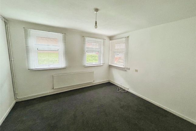 5, Small Thorn Place, Swadlincote photo 4