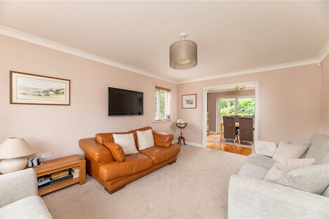 10, Watering Meadow, Leeds photo 4