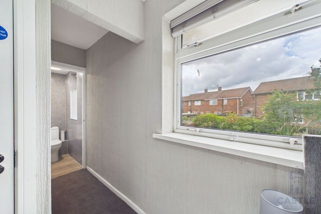 Room 3, 9 Waltham Close, Darlington photo 5