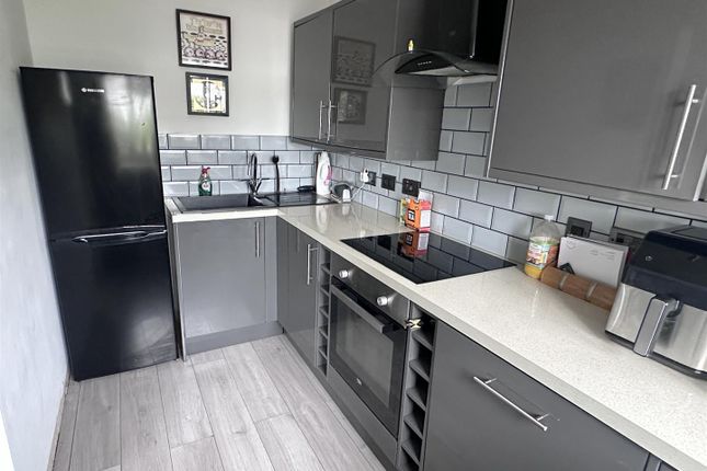 Flat 25, Woodside Court, Underwood Road, Plymouth photo 4