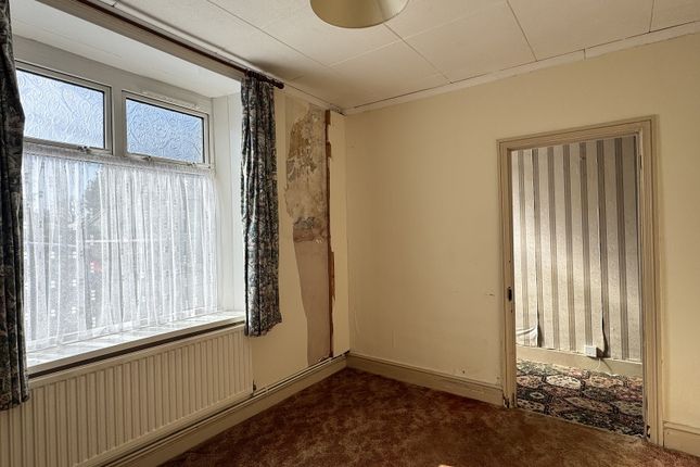 9, Margaret Road, Ammanford photo 4