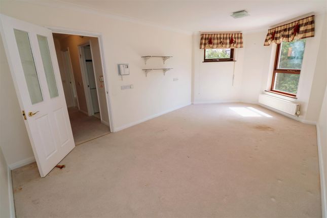 Flat 18 Heathside, 562, Finchley Road, London photo 2