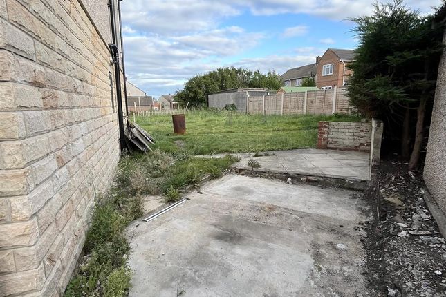 Property for sale in Sandene Drive, Huddersfield