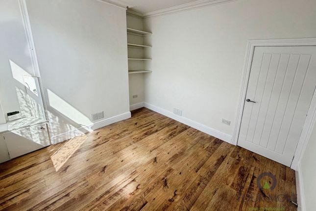 53, Pinnox Street, Tunstall, Staffordshire photo 2
