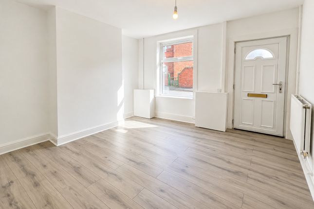 4 Slaney Street, Oakengates, Telford photo 2
