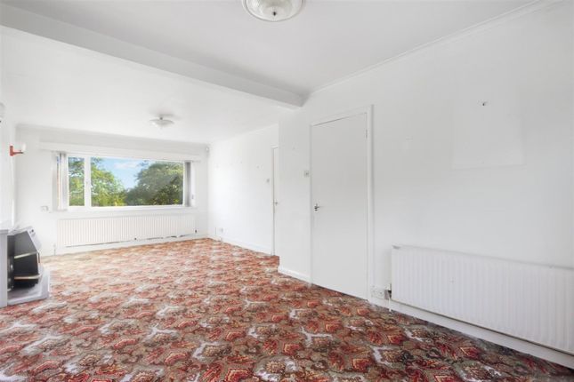 36, Mendip Crescent, Chesterfield photo 4