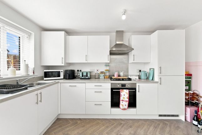 91, Rhodfa Ieuan, Cardiff photo 3