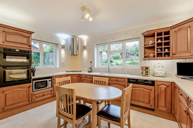 Oak Lodge, Chestnut Street, Sittingbourne photo 4