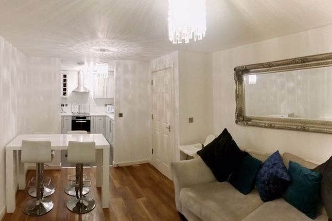 Flat 31,Acer Court,21, Enstone Road, Enfield photo 3