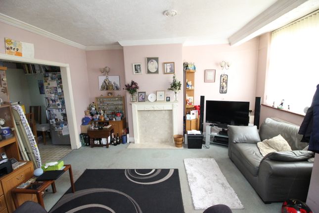 12, Boscombe Road, Worcester Park photo 2