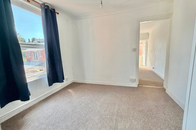 Flat 4, 20 Walnut Road, Torquay photo 5