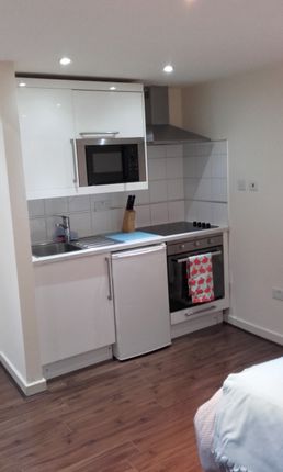 Room to rent in Ash Grove, Cricklewood