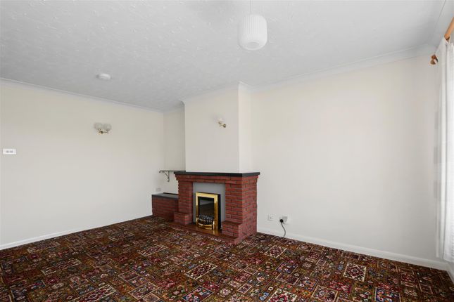 82, Sisley Avenue, Nottingham photo 4