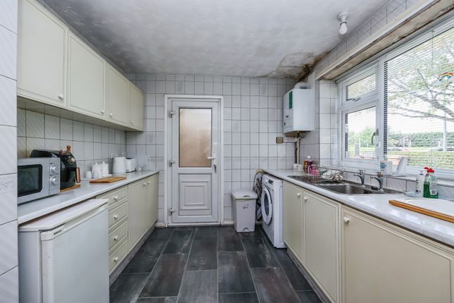 71, Sturgeon Avenue, Nottingham photo 3