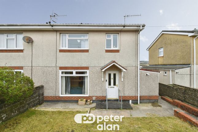 25, Llwynderi, ABERDARE photo 2