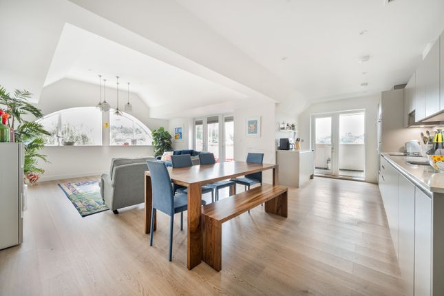 64 Edison House,, Flambard Way, Godalming photo 4