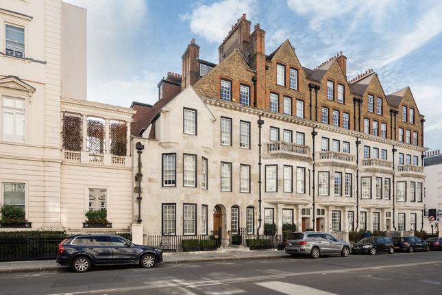 Thumbnail Flat for sale in Eaton Gate, London