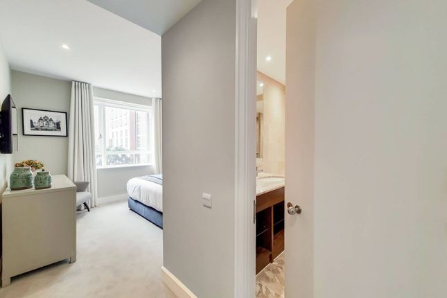 Thumbnail Flat to rent in Circus Apartments, Canary Wharf, London