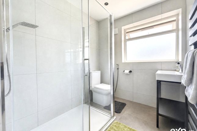 3, Stuart Close, Milton Keynes photo 3