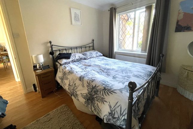Flat for sale in Hawkesworth Drive, Bagshot