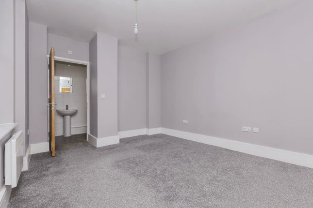 Flat 4, Leicester photo 3