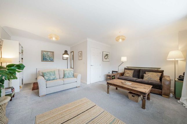 6, Heritage Close, Sunbury-On-Thames photo 3