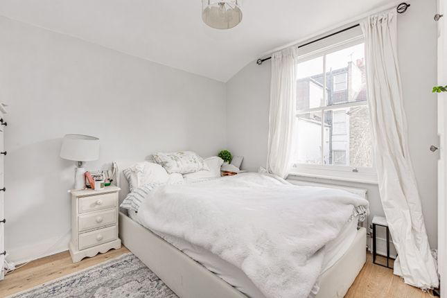 Terraced house to rent in Biscay Road, Hammersmith