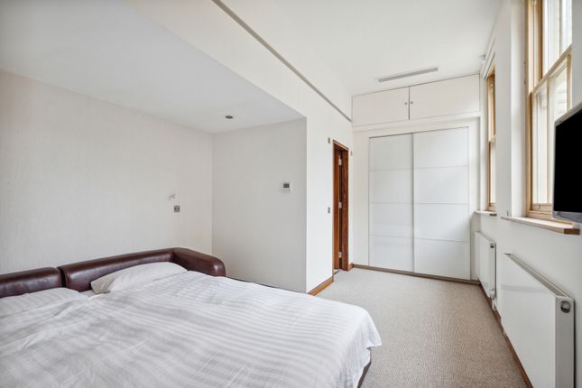 Mews house to rent in Jay Mews, South Kensington