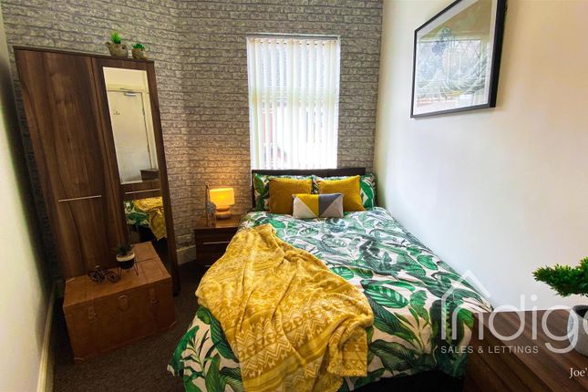 Room 4, 7, Fletcher Road, Stoke-On-Trent photo 2