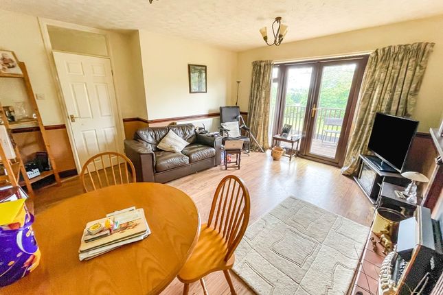 7 South Park Mews, Brierley Hill photo 2