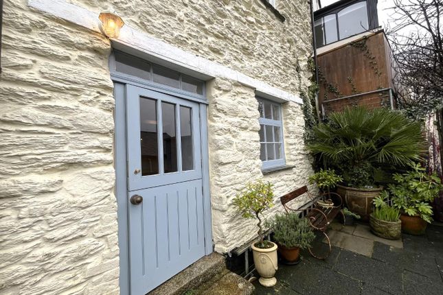 Flat to rent in High Street, Falmouth