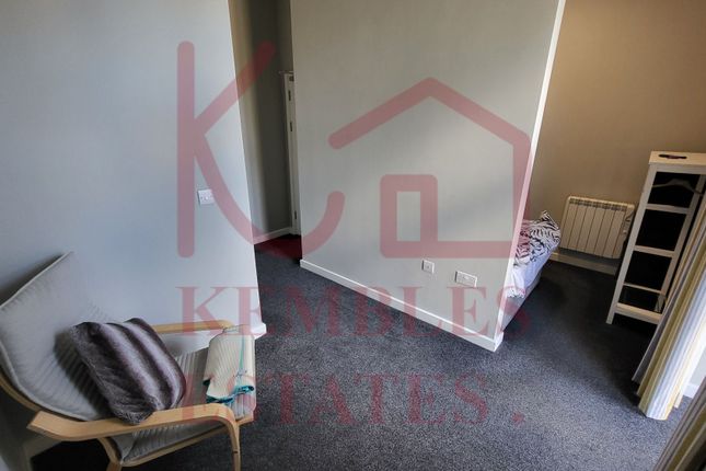Thumbnail Room to rent in Room 5, 2-4 Auckland Road, Doncaster