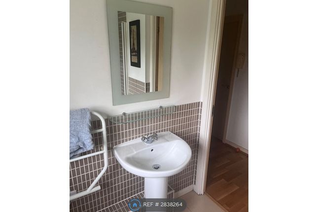 Aphelion Way, Shinfield, Reading photo 5
