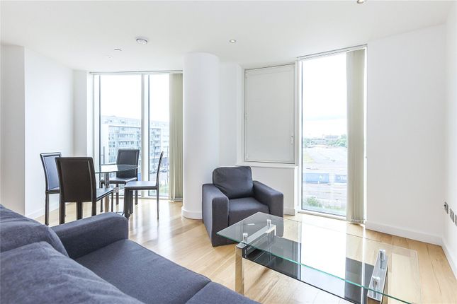 Thumbnail Flat to rent in 158 High Street, London
