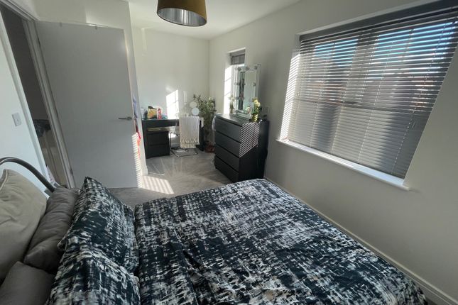 23, Rosebay Gardens, Nottinghamshire, United Kingdom photo 4